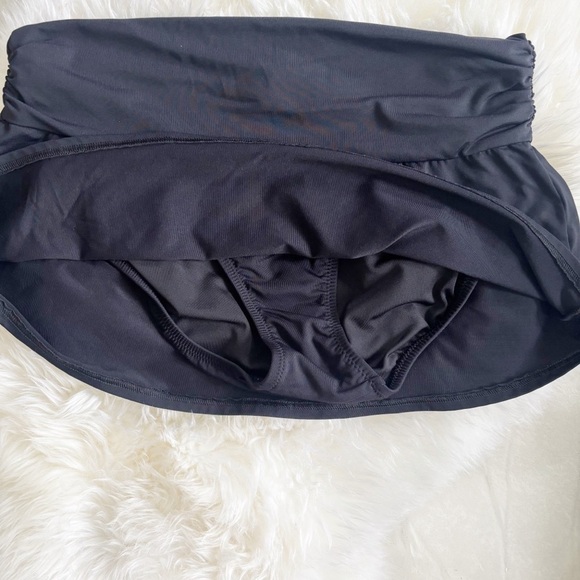 Lands' End Women's Black Swim Skirt Size 8 - Picture 3 of 5